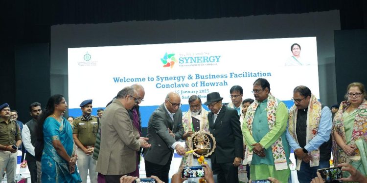 হাওড়ার শরৎ সদনে,সিনার্জি এবং বিসনেস ফ্যাসিলিটেশন কনক্লেভের আয়োজন করা হলো।