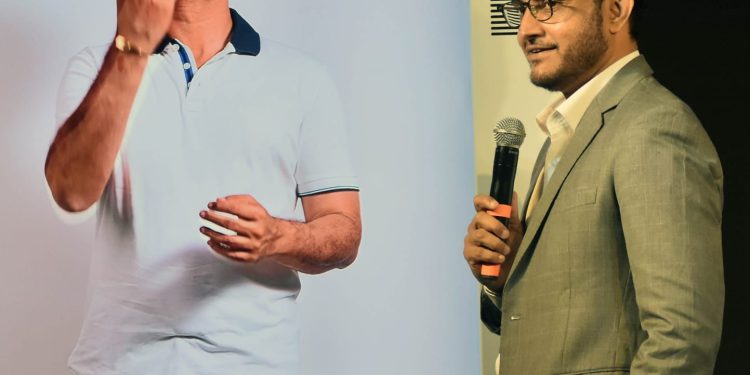 এইচএক্সআর ডিভাইসে ক্রিকেট কিংবদন্তি সৌরভ গাঙ্গুলির এআই ডিজিটাল অবতার উন্মোচন সআইকনজের