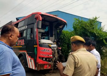 উত্তরপ্রদেশের পূণ্যার্থী বোঝাই বাস দুর্ঘটনা, নিহত ১, আহত ১৯