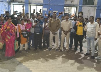 চণ্ডীতলা থেকে উদ্ধার ৫৫টি চুরি ও হারানো মোবাইল, মালিকদের ফিরিয়ে দিল হুগলি গ্রামীণ পুলিশ