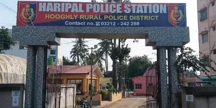 অপরাধের ছক বানচাল, গ্রেফতার ৪ — উদ্ধার ভোজালি, রড–চেইনসহ প্রাণঘাতী অস্ত্র