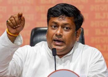 স্কুল স্তর থেকেই ফিনান্সিয়াল লিটারেসি পড়ানো উচিত’, কলকাতায় বেঙ্গল রাইজিং বিসনেস সামিটে বললেন সুকান্ত মজুমদার