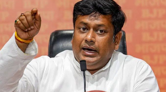 স্কুল স্তর থেকেই ফিনান্সিয়াল লিটারেসি পড়ানো উচিত’, কলকাতায় বেঙ্গল রাইজিং বিসনেস সামিটে বললেন সুকান্ত মজুমদার